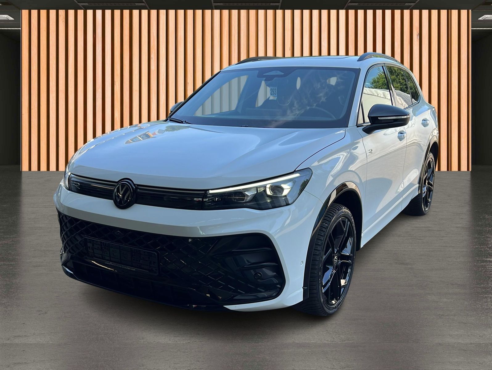 Volkswagen Tiguan 2.0 TSI R-Line IQ Drive 4M 09 29 foto 2