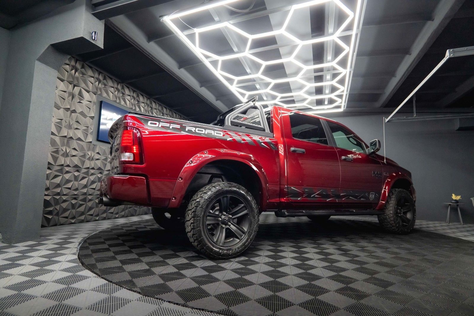 Fahrzeugabbildung Dodge RAM 5.7 V8 HEMI 4x4 OFFROAD Night-Paket *LED*AHK