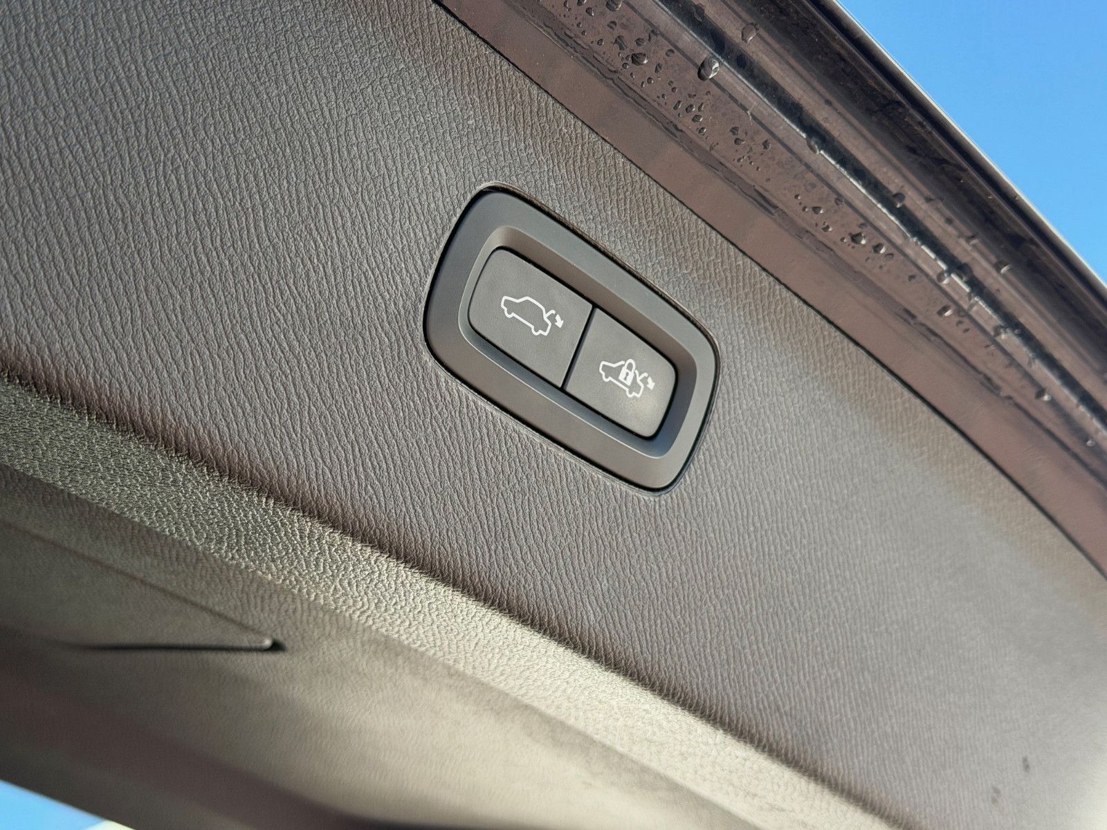Fahrzeugabbildung Volvo XC90 T8 AWD Ultimate Dark*LUFT*AHK*360°*Massage*