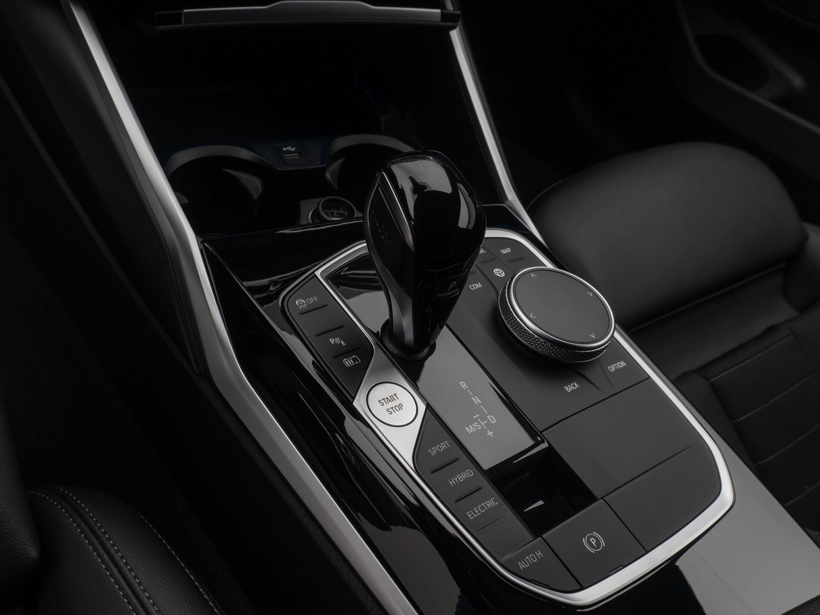 Fahrzeugabbildung BMW 330e Sport Line Kamera Laser HUD DAB Komfort