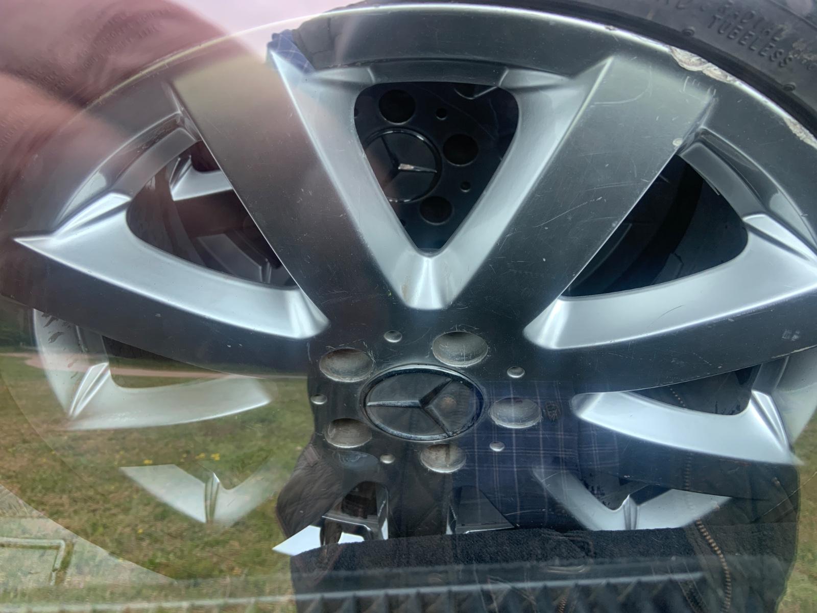 Mercedes-Benz E320 2007 — photo 12