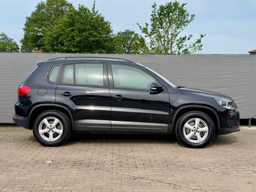 Volkswagen Tiguan - 4