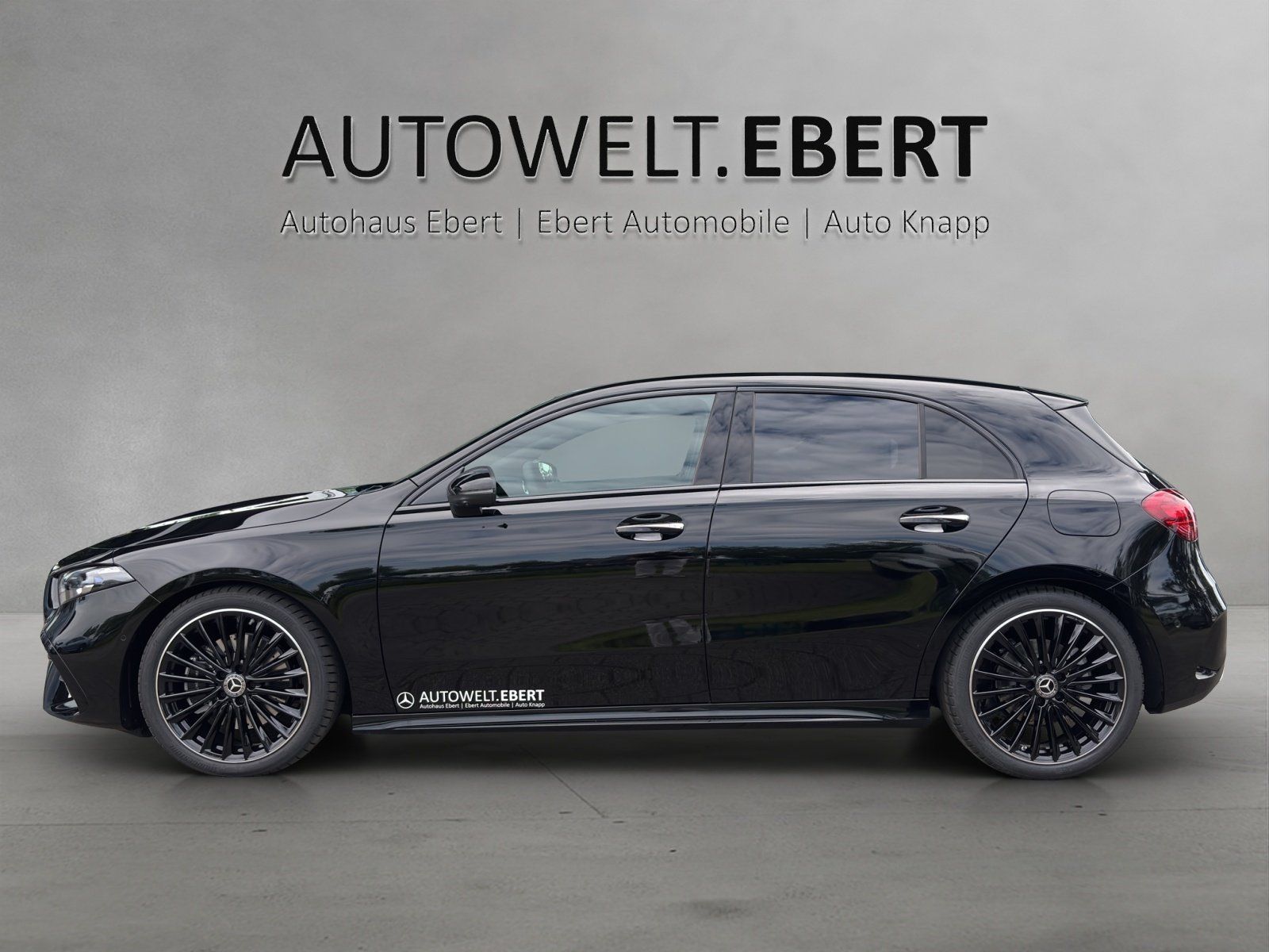 Fahrzeugabbildung Mercedes-Benz A 220 d AMG 360 Distr AHK DigiLight Pano Burme