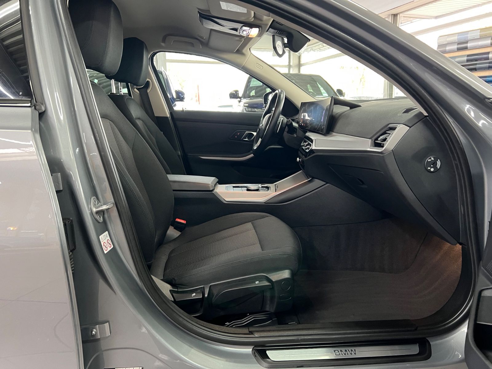 BMW 320d Touring xDrive III Driving Assistant III foto 15