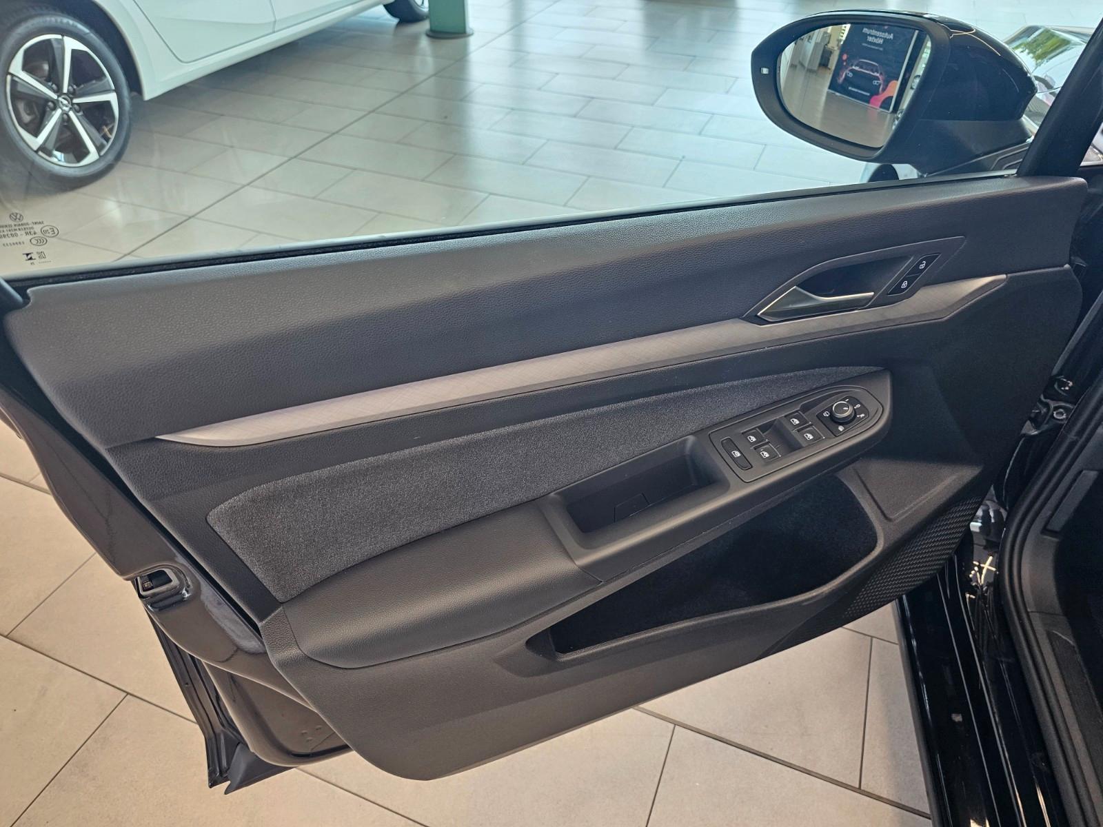 Volkswagen Golf VIII Lim. *LIFE*ACC*LED*AHZ*AWR*LHZ*SHZ*PRO, миниатюра 10
