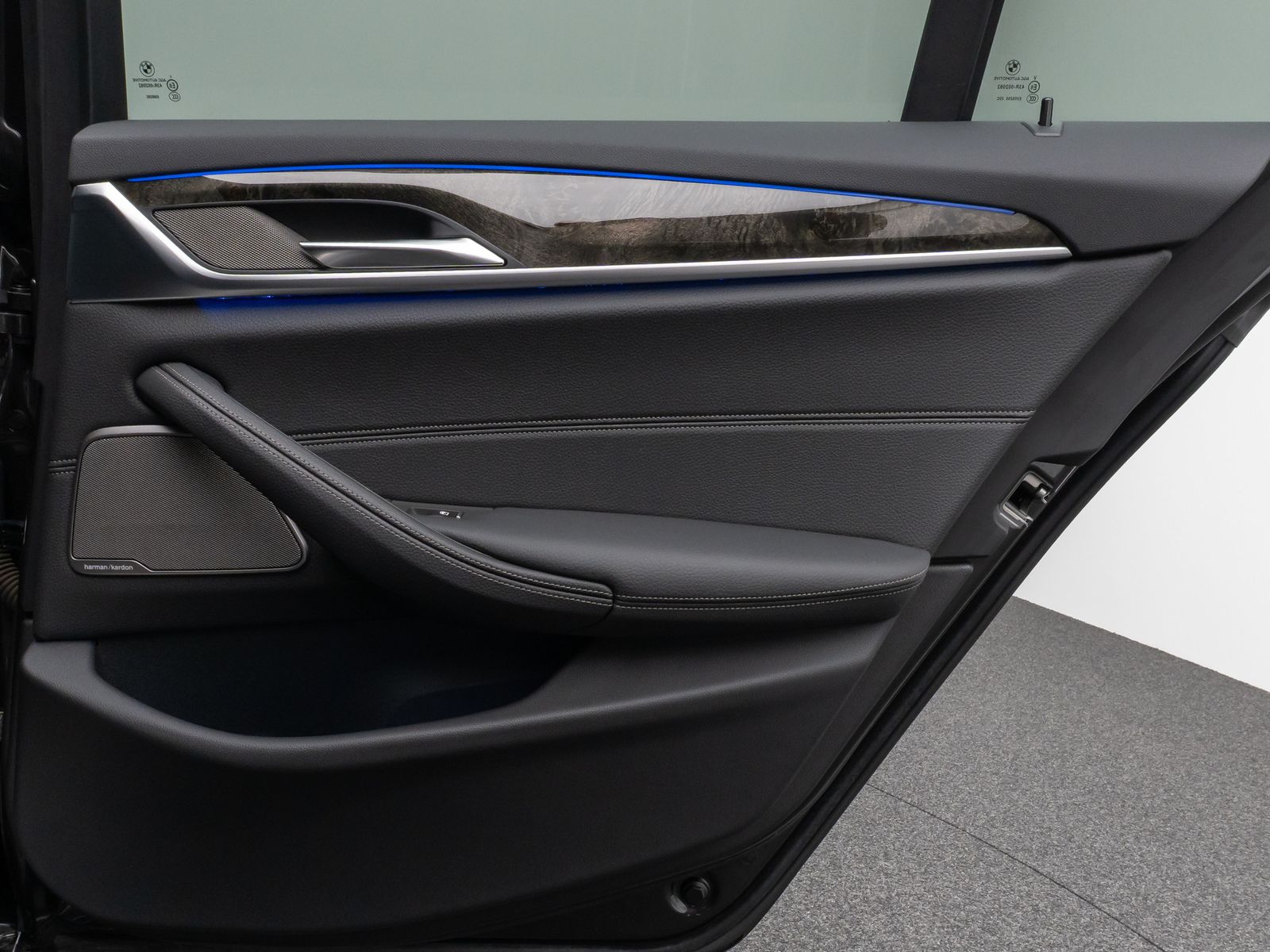 Fahrzeugabbildung BMW 530d xD SportLine 360°HUD DAB H/K 4xKlima Komfor