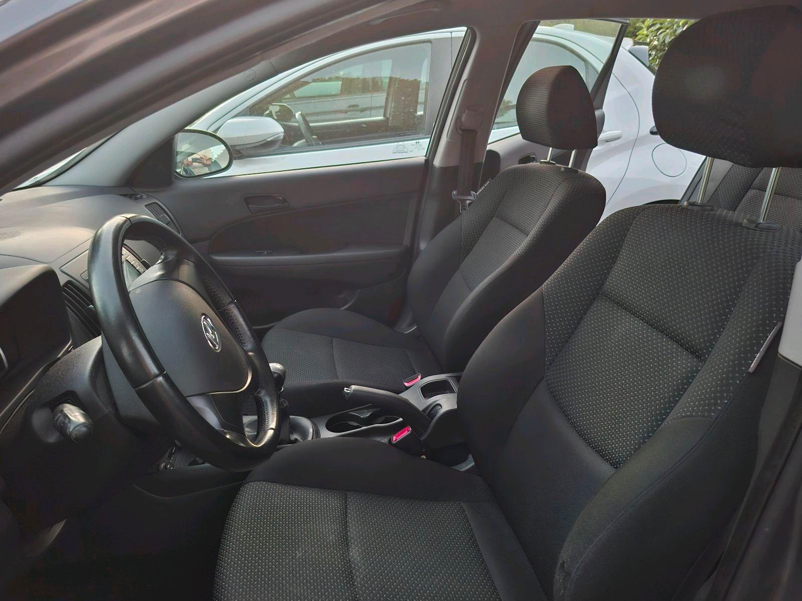 Hyundai i30 2010 — photo 7