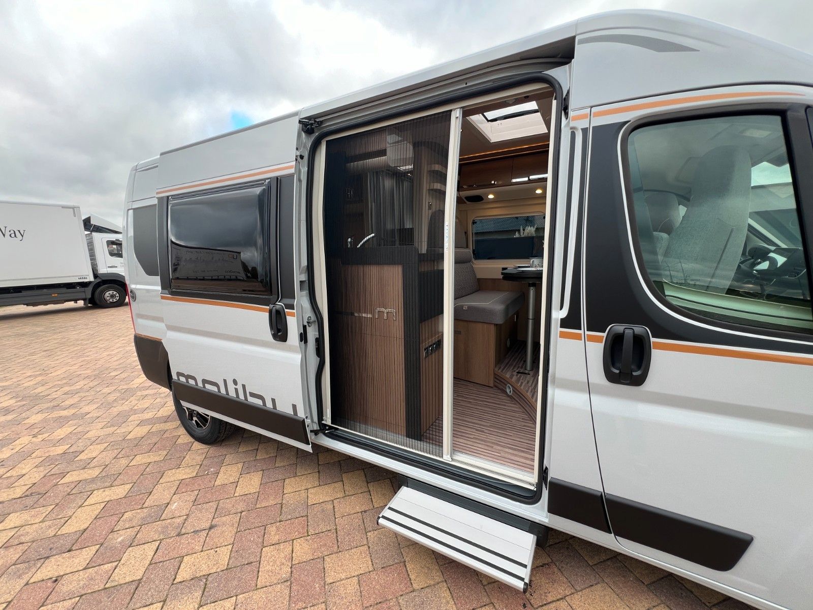 Fahrzeugabbildung Malibu Van compact 600 LE