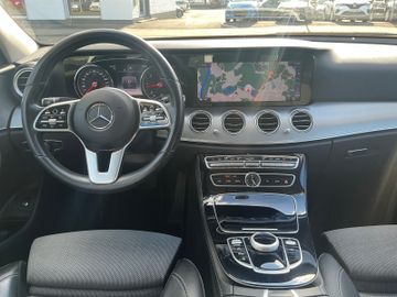 Mercedes E 200 - 12