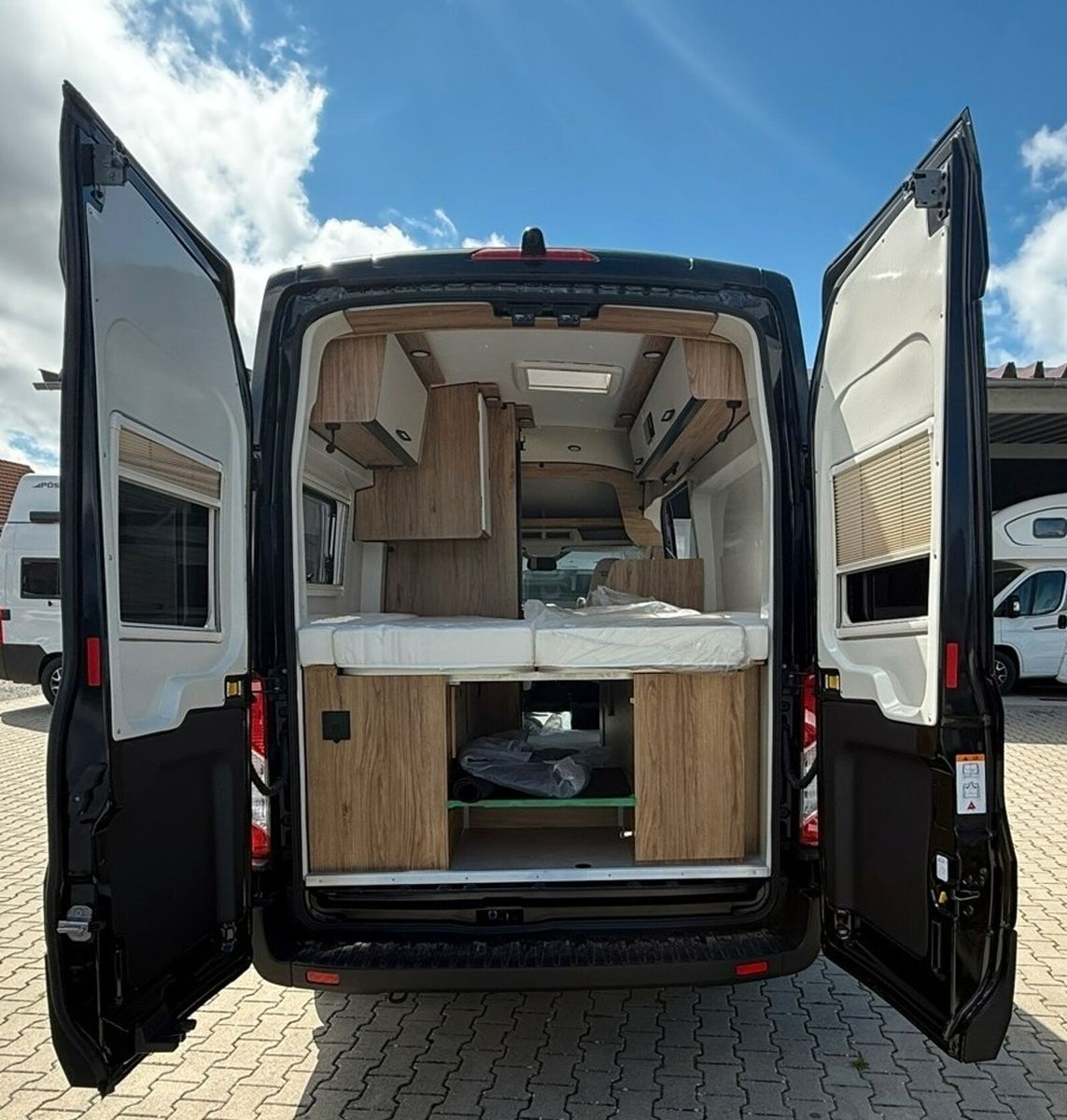 Fahrzeugabbildung Karmann Dexter 4x4 DE 570 AW Allrad 4x4, Rückfahrkamera