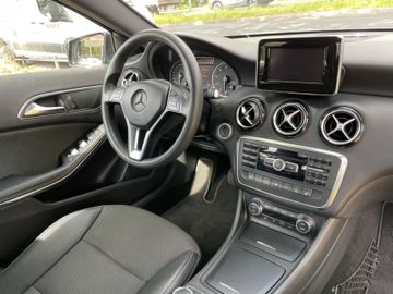 Fahrzeugabbildung Mercedes-Benz A 180  BlueEfficiency*Tempomat*Bluetooth*Klima*