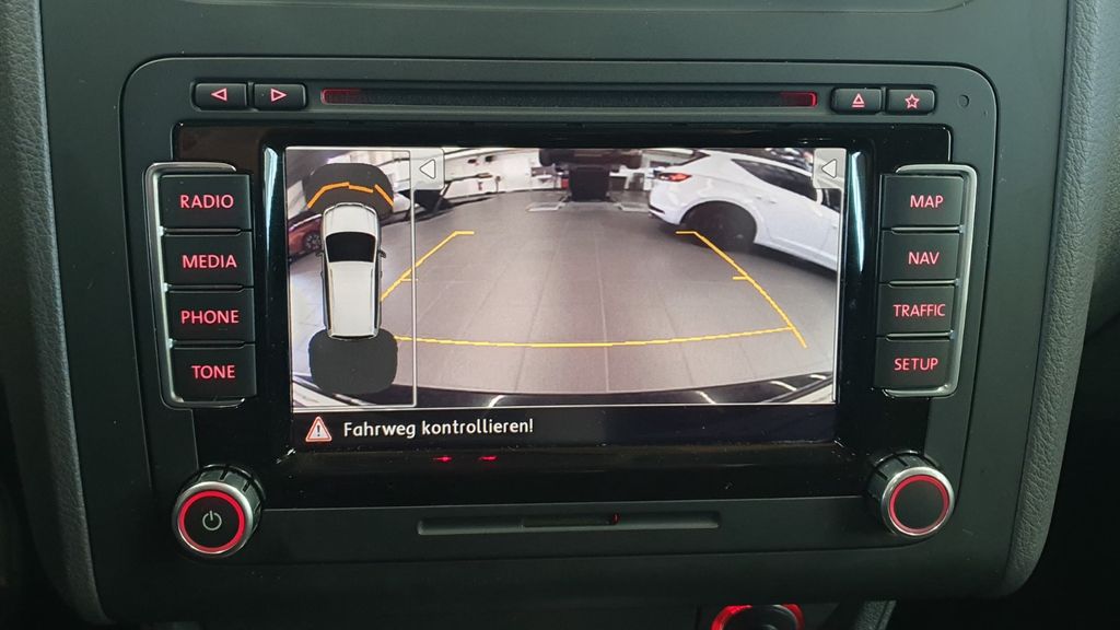 1.4 TSI DSG*Bi-Xenon*AHK*PANO*KAMERA*NAVI