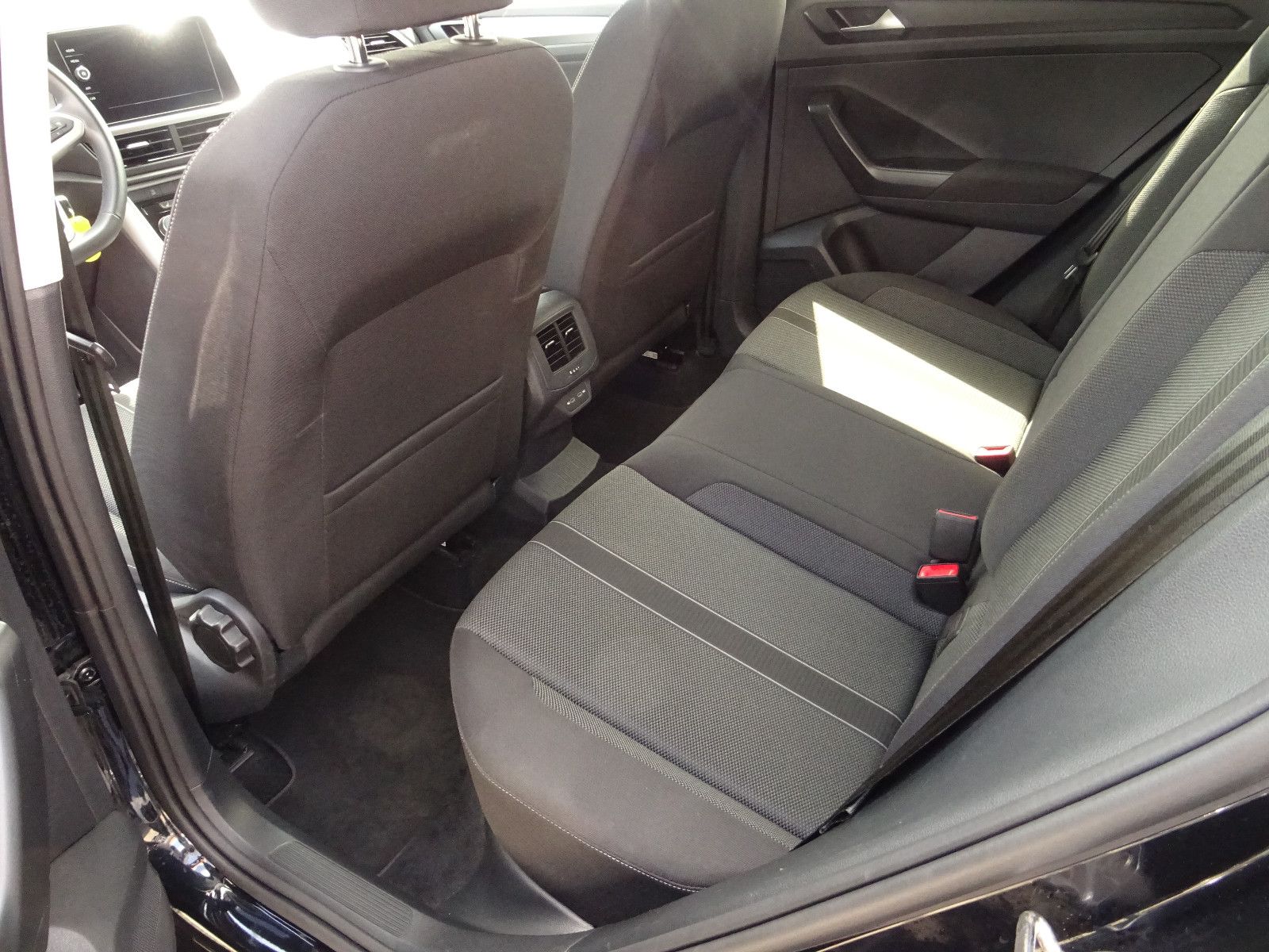 Volkswagen T-Roc 1.0 TSI Life Virt Led Navi/App PDC SHZ foto 8