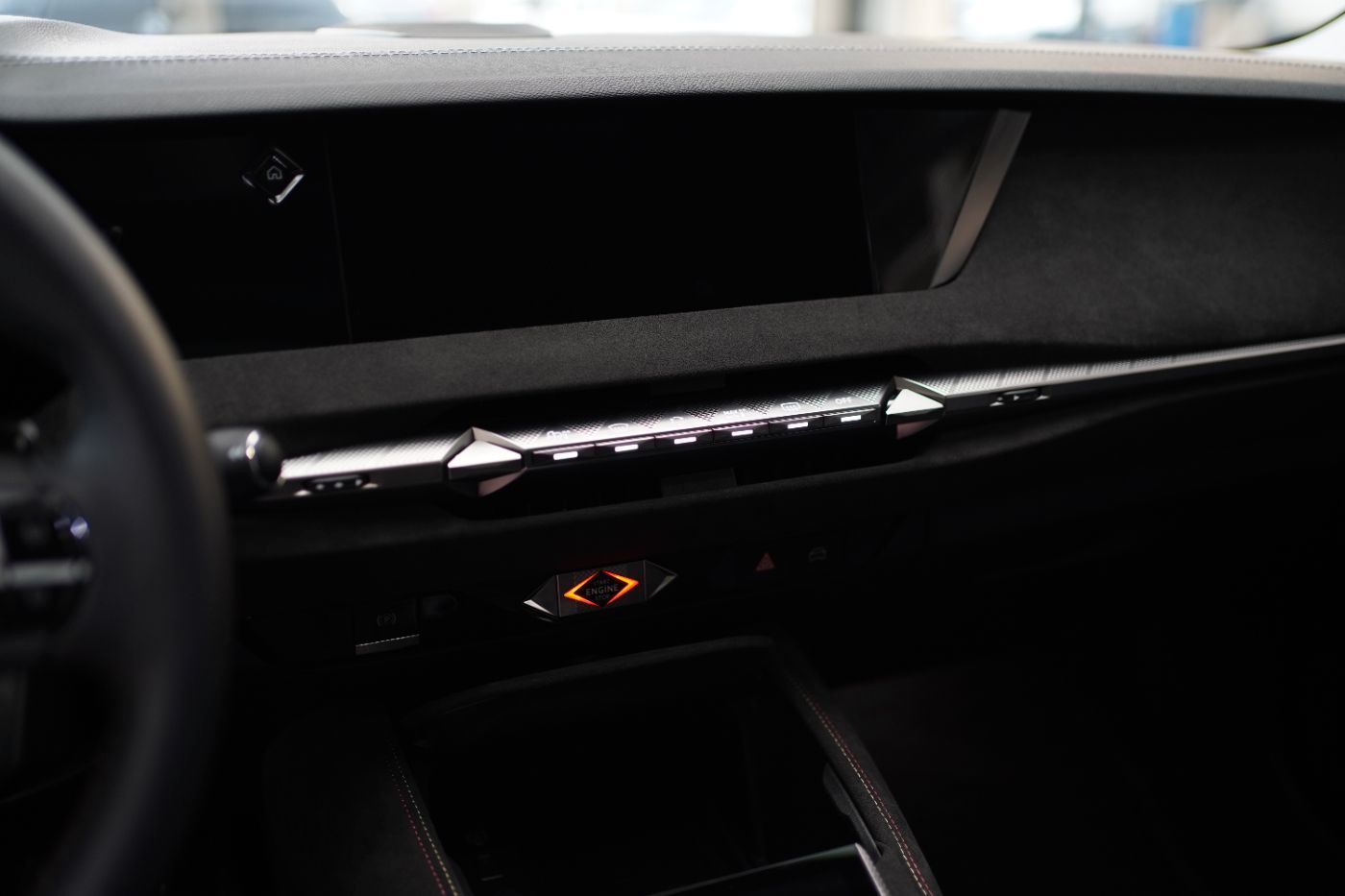 Fahrzeugabbildung DS Automobiles DS4 PureTech 130 EAT8 Performance Line Focal Nav