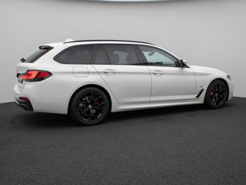 Fahrzeugabbildung BMW 540d xD Tour M Sport HUD HiFi Laserlicht 19``
