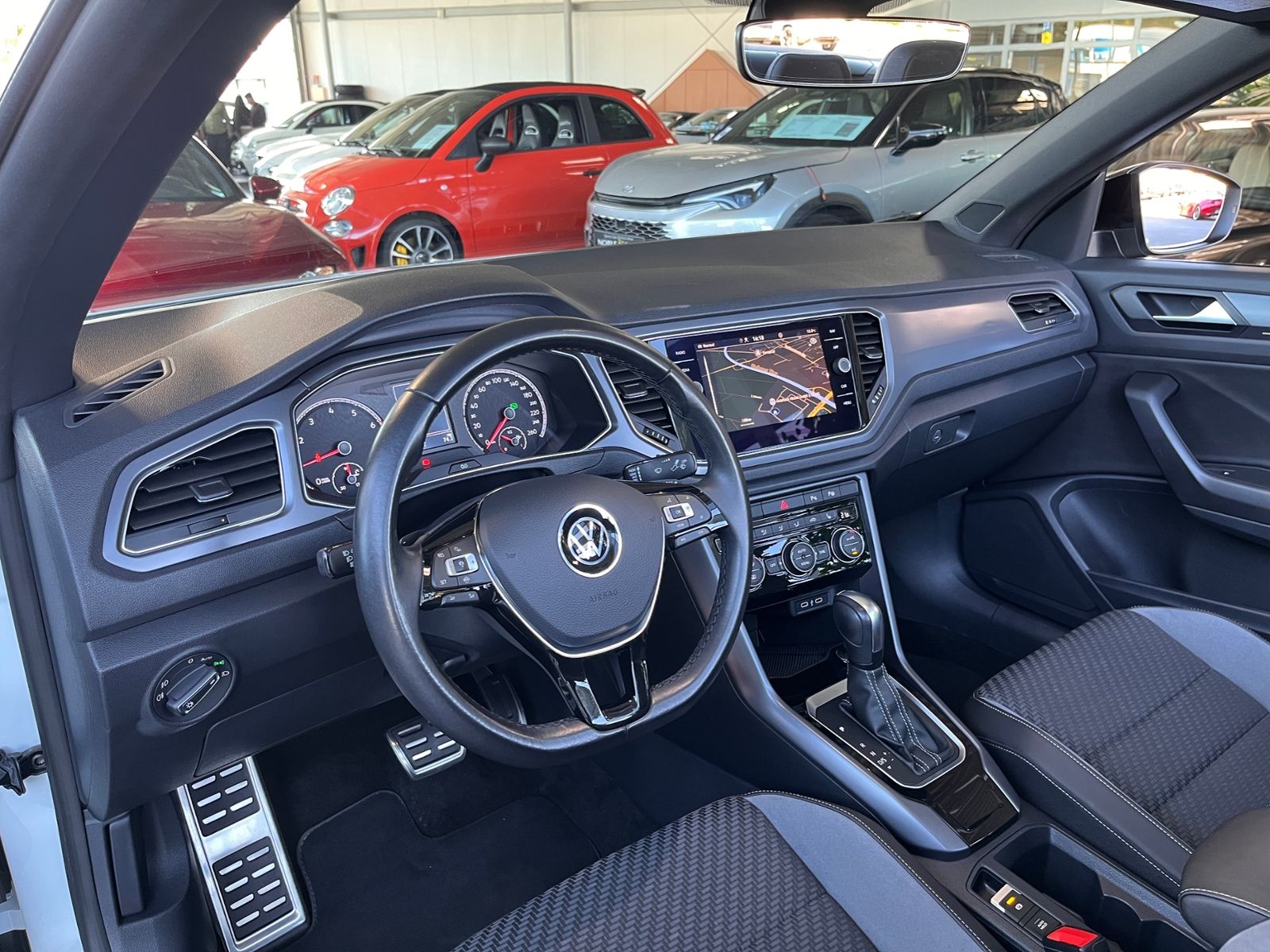 Fahrzeugabbildung Volkswagen T-Roc Cabriolet  R-Line Black ACC LED NAV RFK