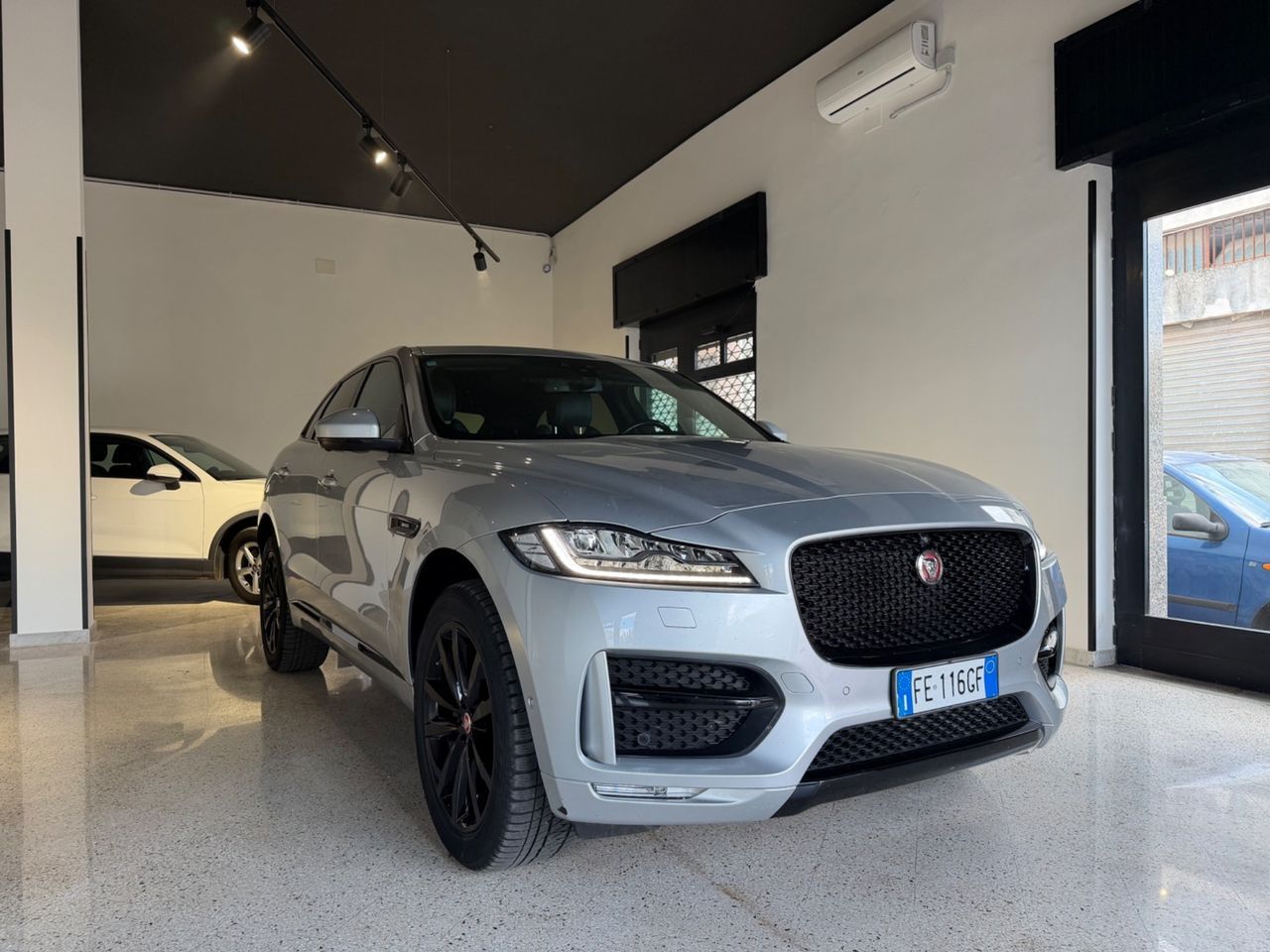 JAGUAR F-Pace