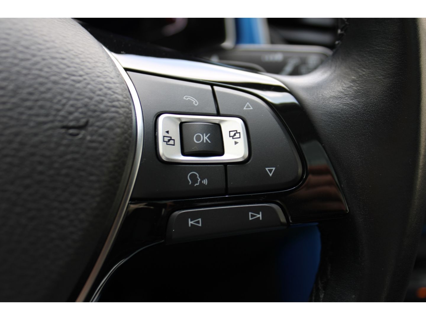 VW T-Roc 1.5 TSI Style 45 DSG ACC LED Pano RFK StHz - Image 18