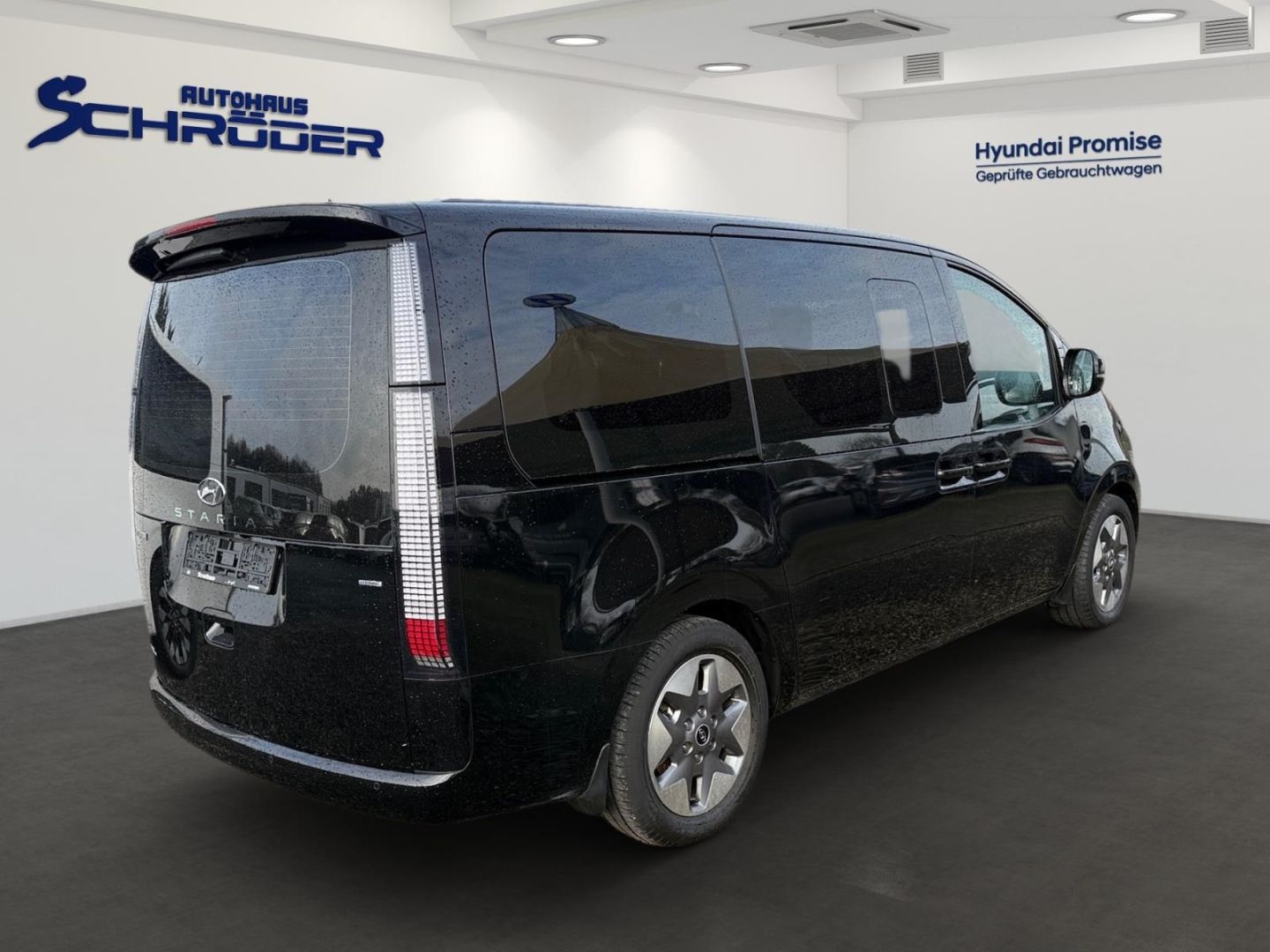 Fahrzeugabbildung Hyundai STARIA 2.2 CRdi 4WD Prime 9-Sitzer Allrad Leder