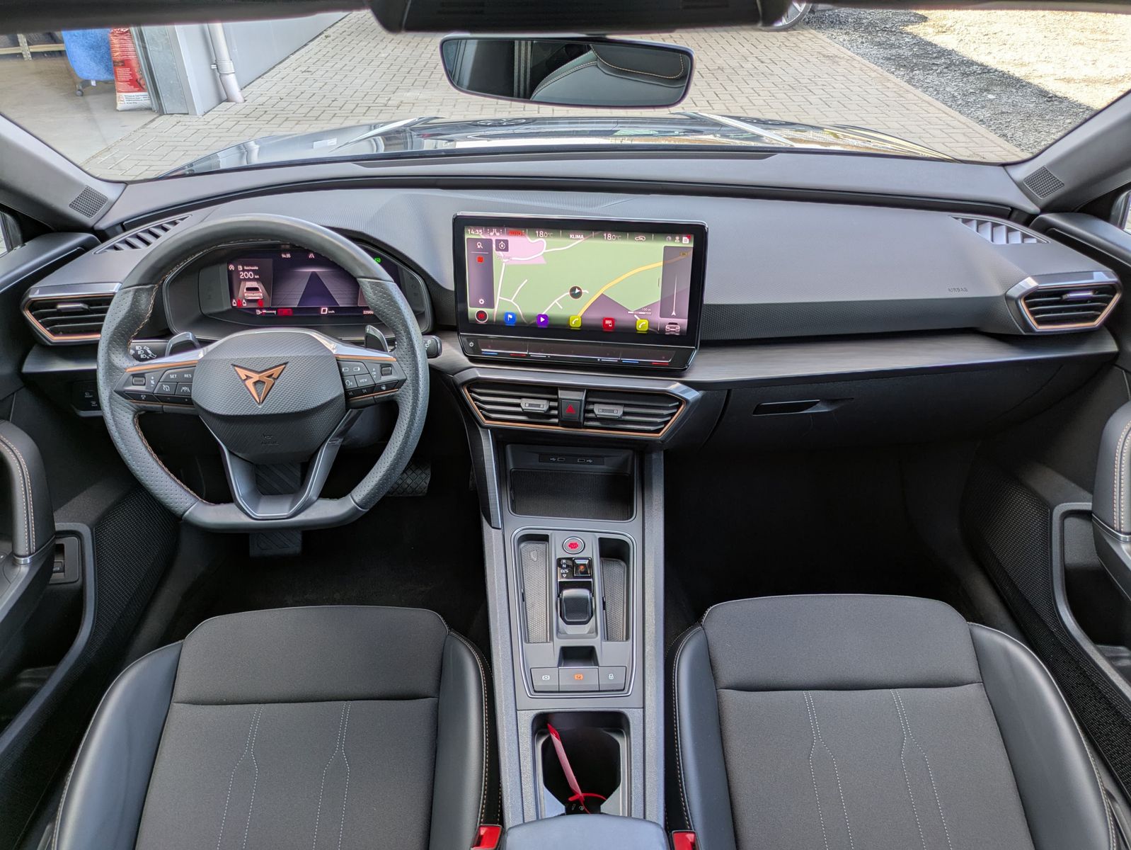 Fahrzeugabbildung CUPRA Leon 1.5 eTSI DSG MATRIX-LED*ACC*AHK*KAMERA*18"