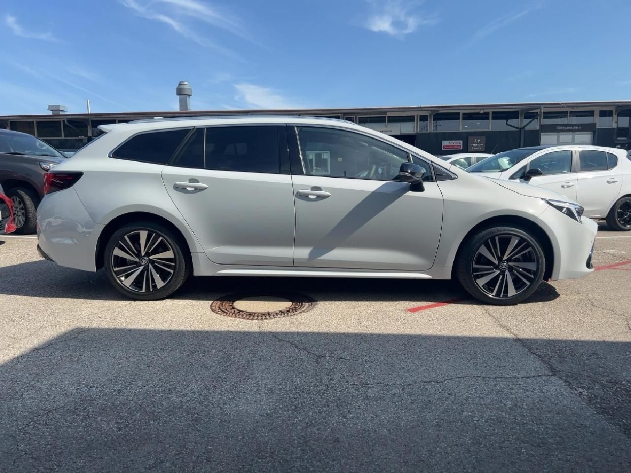 Fahrzeugabbildung Toyota Corolla TS 2,0 Hybrid Teamplayer *Technikpaket