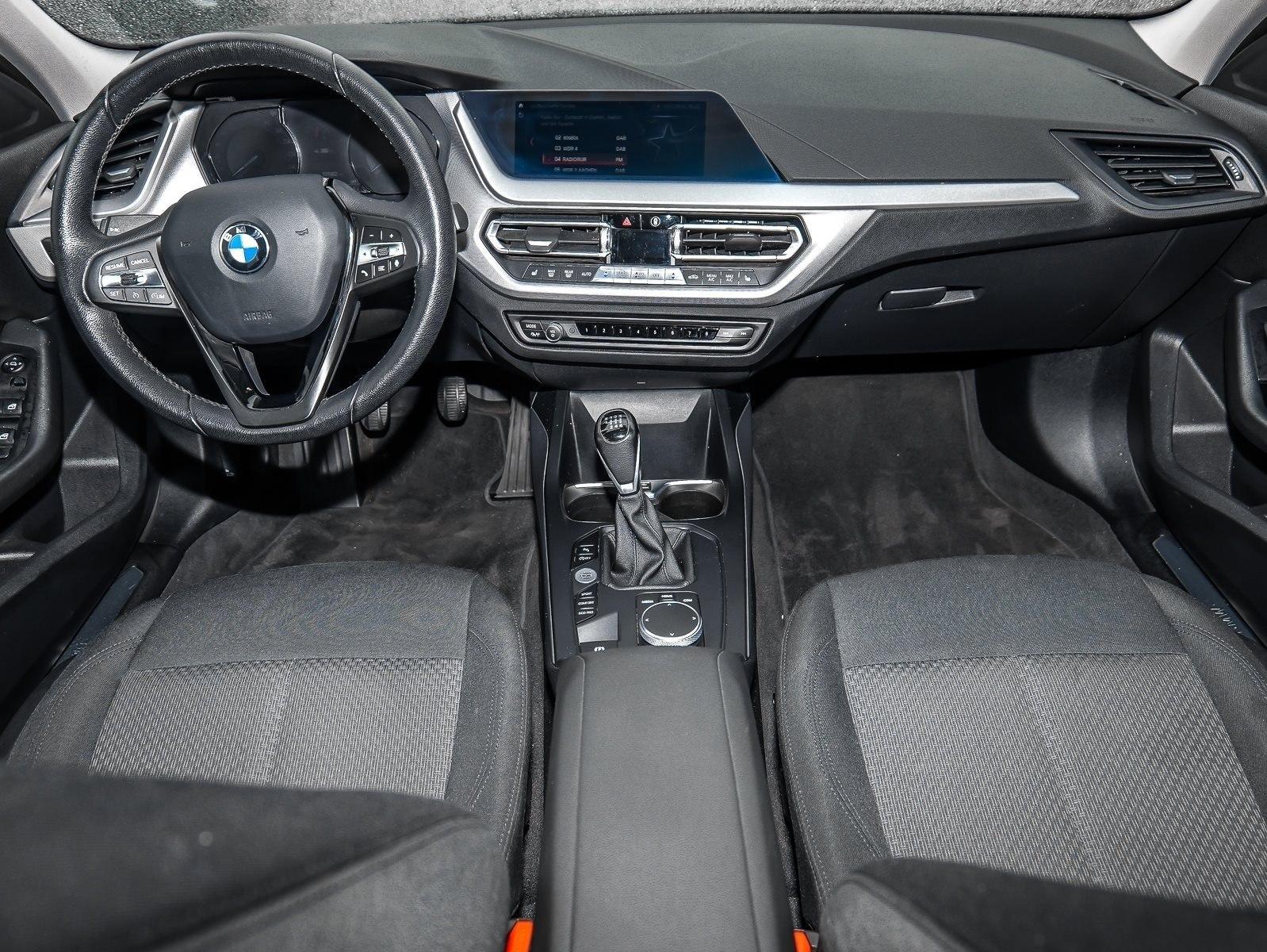 BMW 116d NAVI LED PDC V+H DAB Tempomat Sitzheiz.