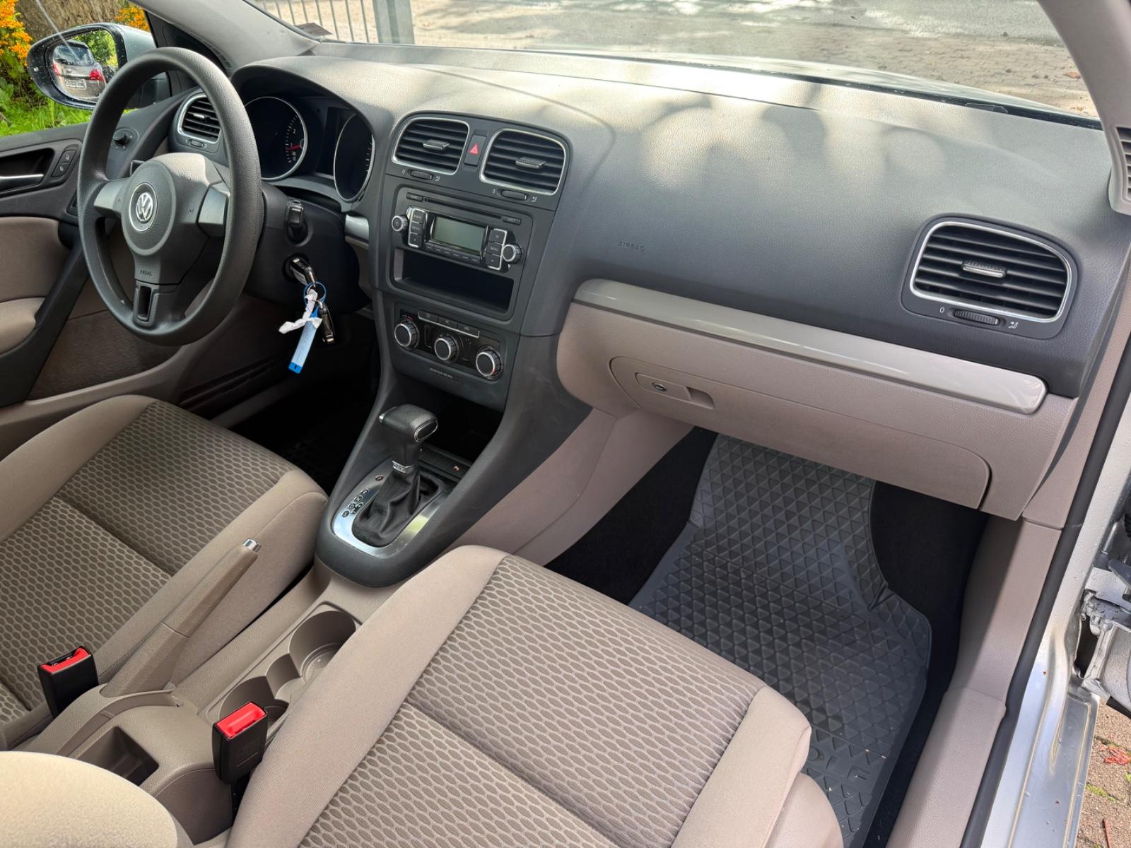 Volkswagen Golf VI MIT WENIG KILOMETER/GARANTIE/UNFALLFREI