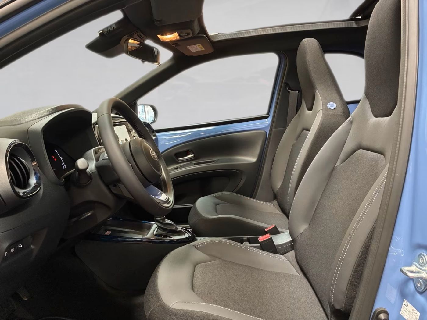 Fahrzeugabbildung Toyota Aygo X Hybrid Lounge Canvas-Premium-Faltdach JBL