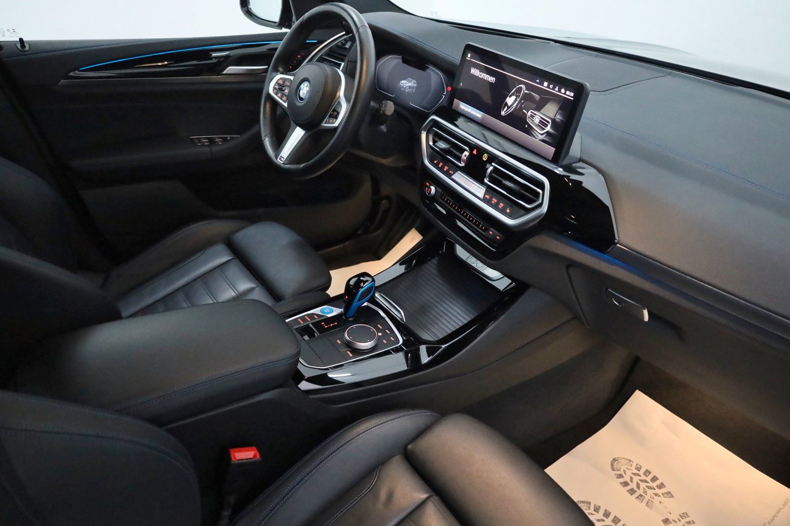 Fahrzeugabbildung BMW iX3 Impressive M sport,360Kamer,Panorama,ACC,HUD