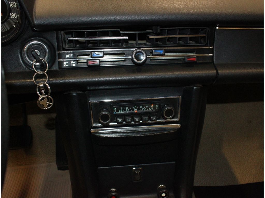 Fahrzeugabbildung Mercedes-Benz 200 W 115 Strich 8*Voll Restauriert*Note 2+