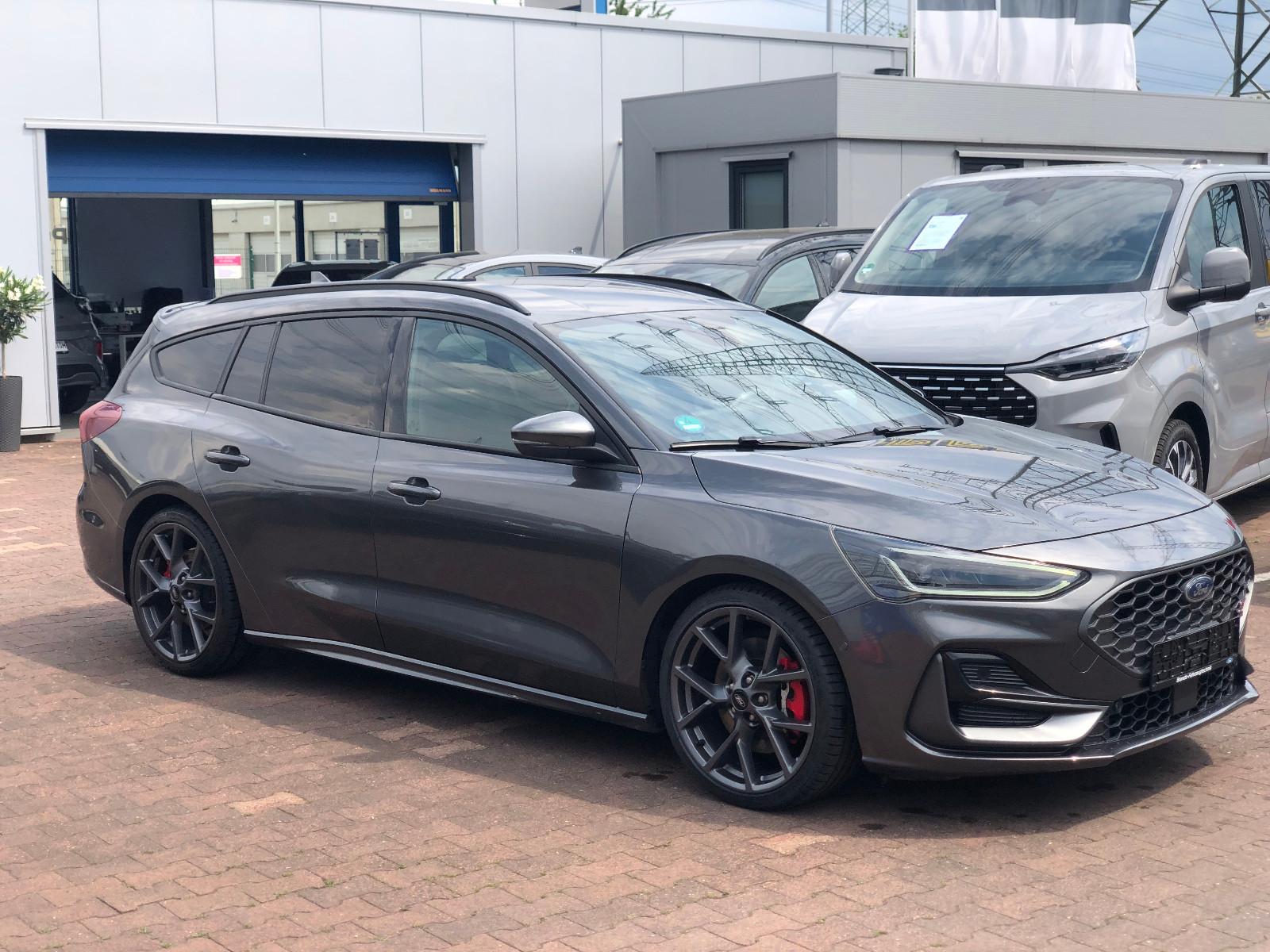Ford Focus Turnier ST X + 2.3 / 280 PS Soundsystem+