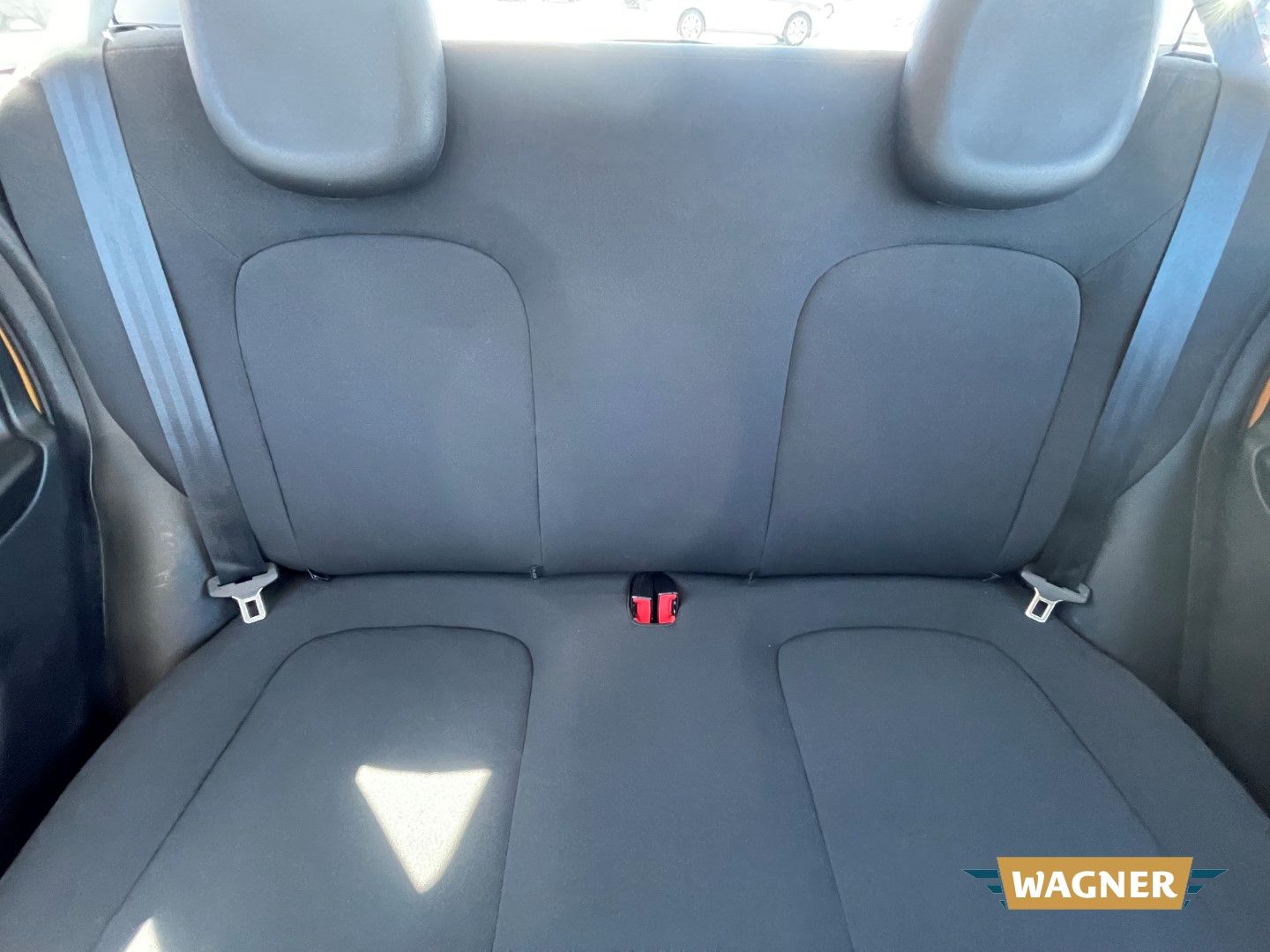 Fahrzeugabbildung Fiat Panda Hybrid Klimaanlage Isofix Tagfahrlicht