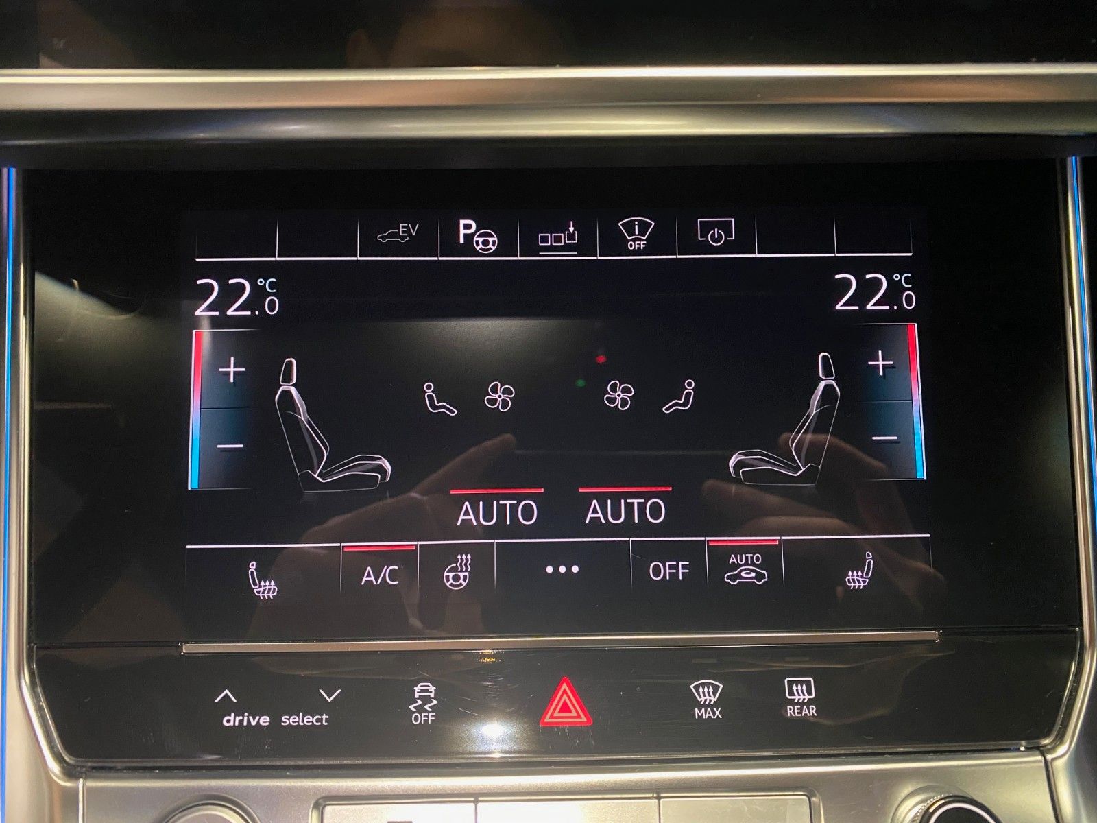 Fahrzeugabbildung Audi A6 55 TFSI e S tronic quattro sport Avant+S-Line