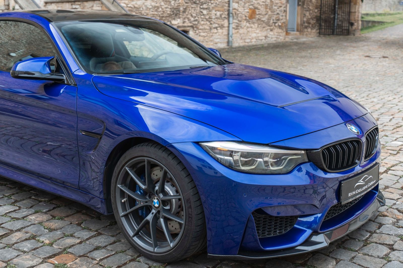 Fahrzeugabbildung BMW M4 CS Head UP LED NAV KAM PDC DKG