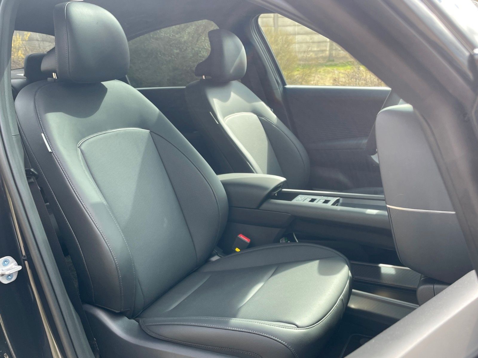 Fahrzeugabbildung Hyundai IONIQ 6 UNIQ 239kW *RW583KM*MatrixLED*HeUp*360°