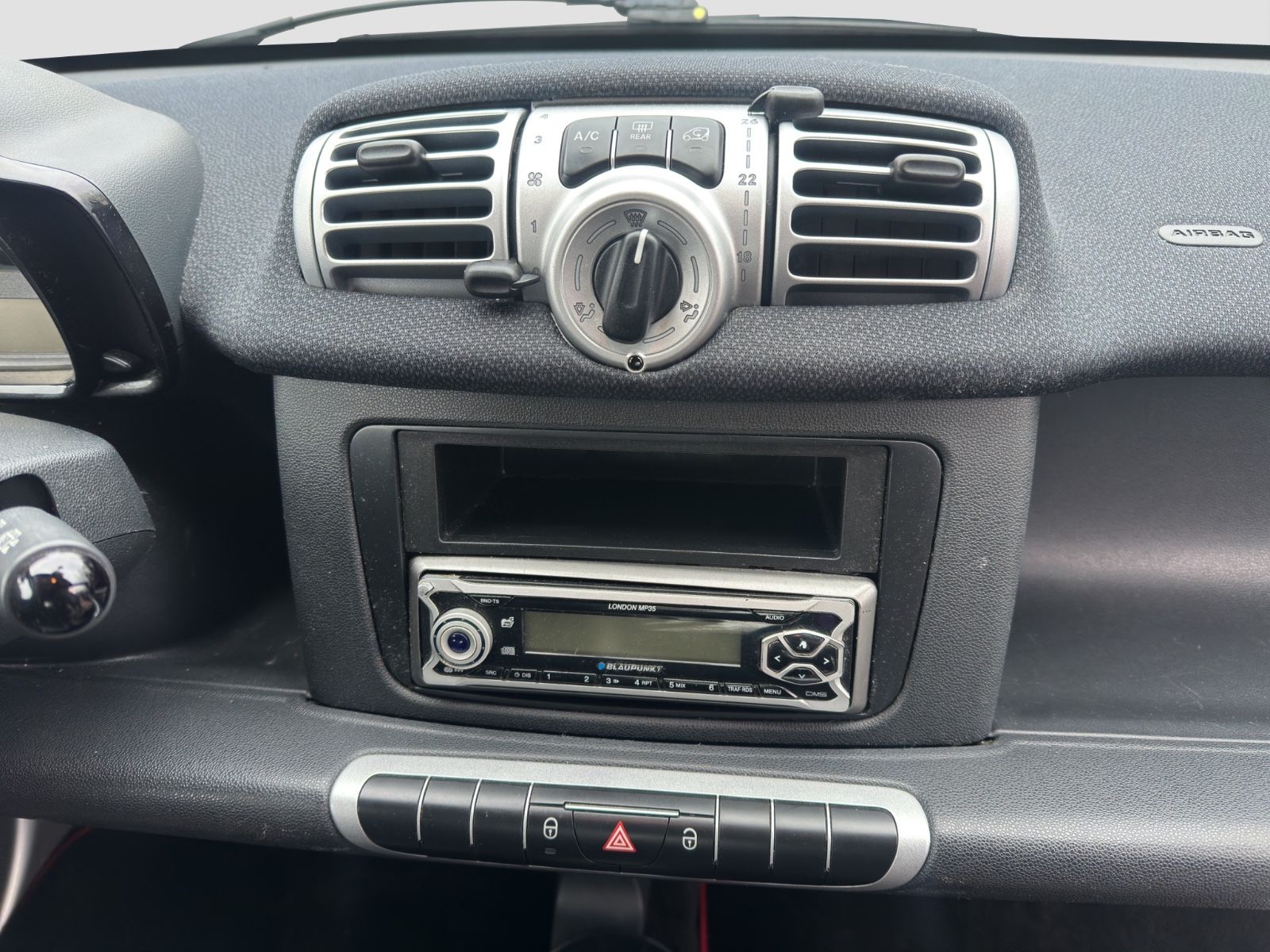 Fahrzeugabbildung Smart ForTwo coupe Micro Hybrid/Leder/Klima/TÜV