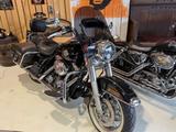 Harley-Davidson FLHRC Road King Classic - HARLEY-DAVIDSON ROAD KING