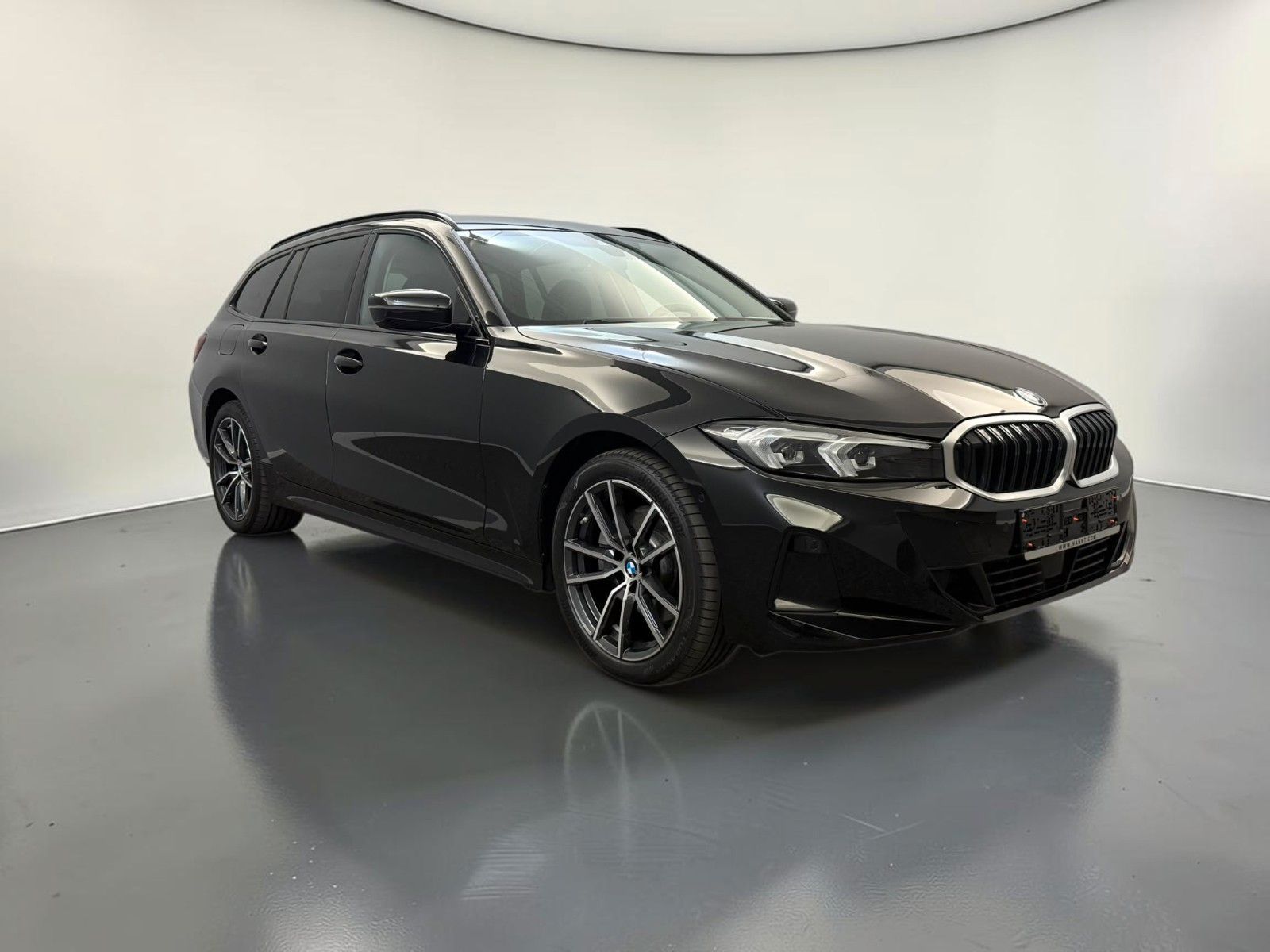 BMW 330 e Touring*ACC*AHK*SPORTSITZE*18Z*DRIVING ASS imagem 3