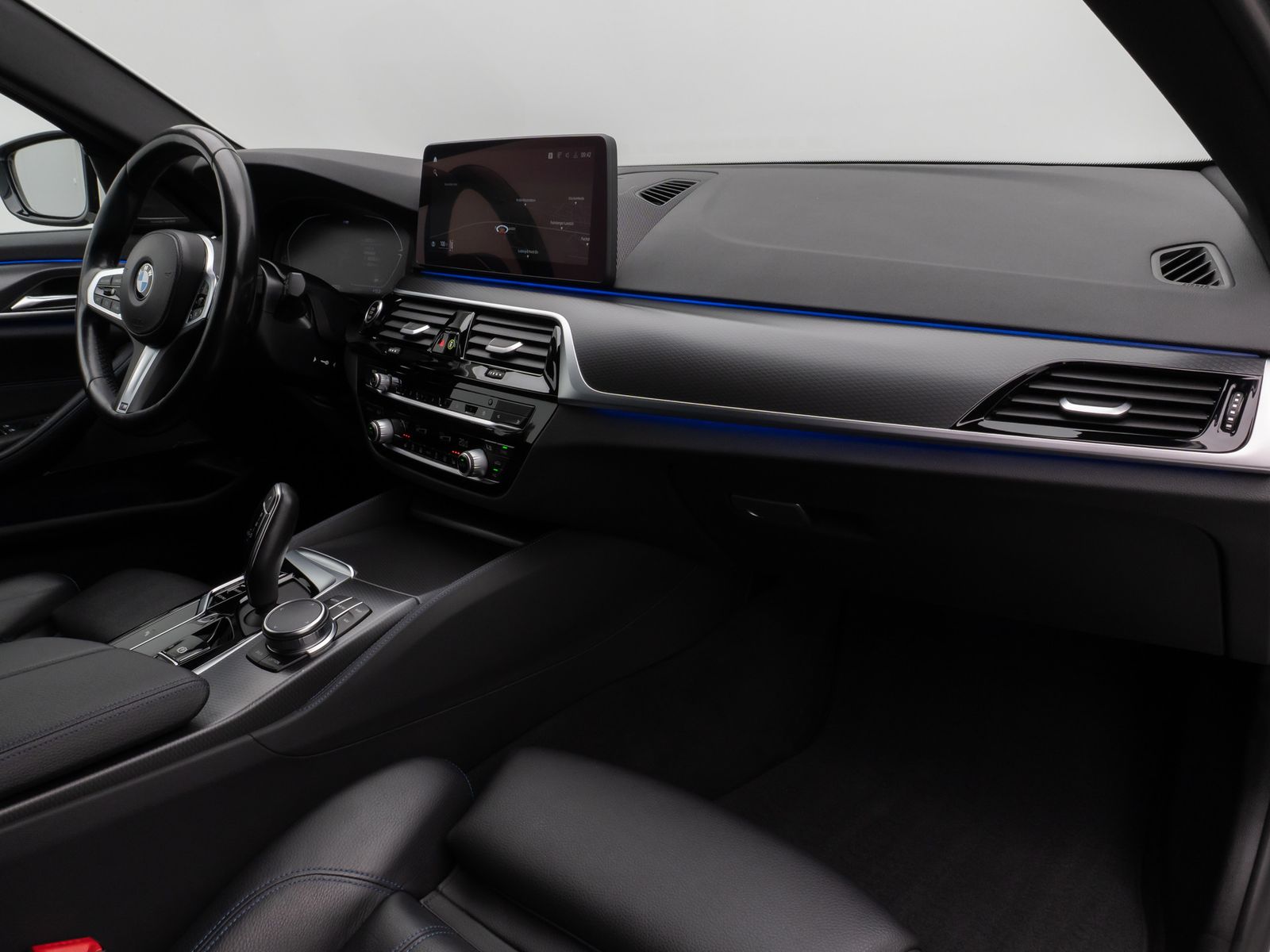 Fahrzeugabbildung BMW 530d M Sport Kamera HUD DAB H/K Komfort Alarm