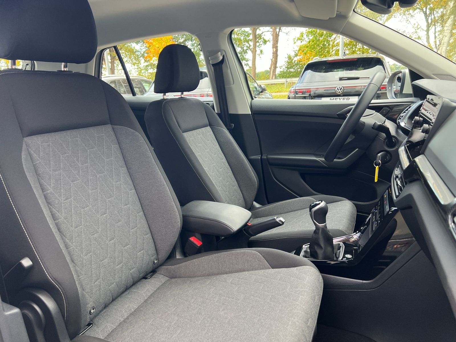 Fahrzeugabbildung Volkswagen T-Cross Life 1.0 TSI *LED, ACC, Navi, Kamera, 16