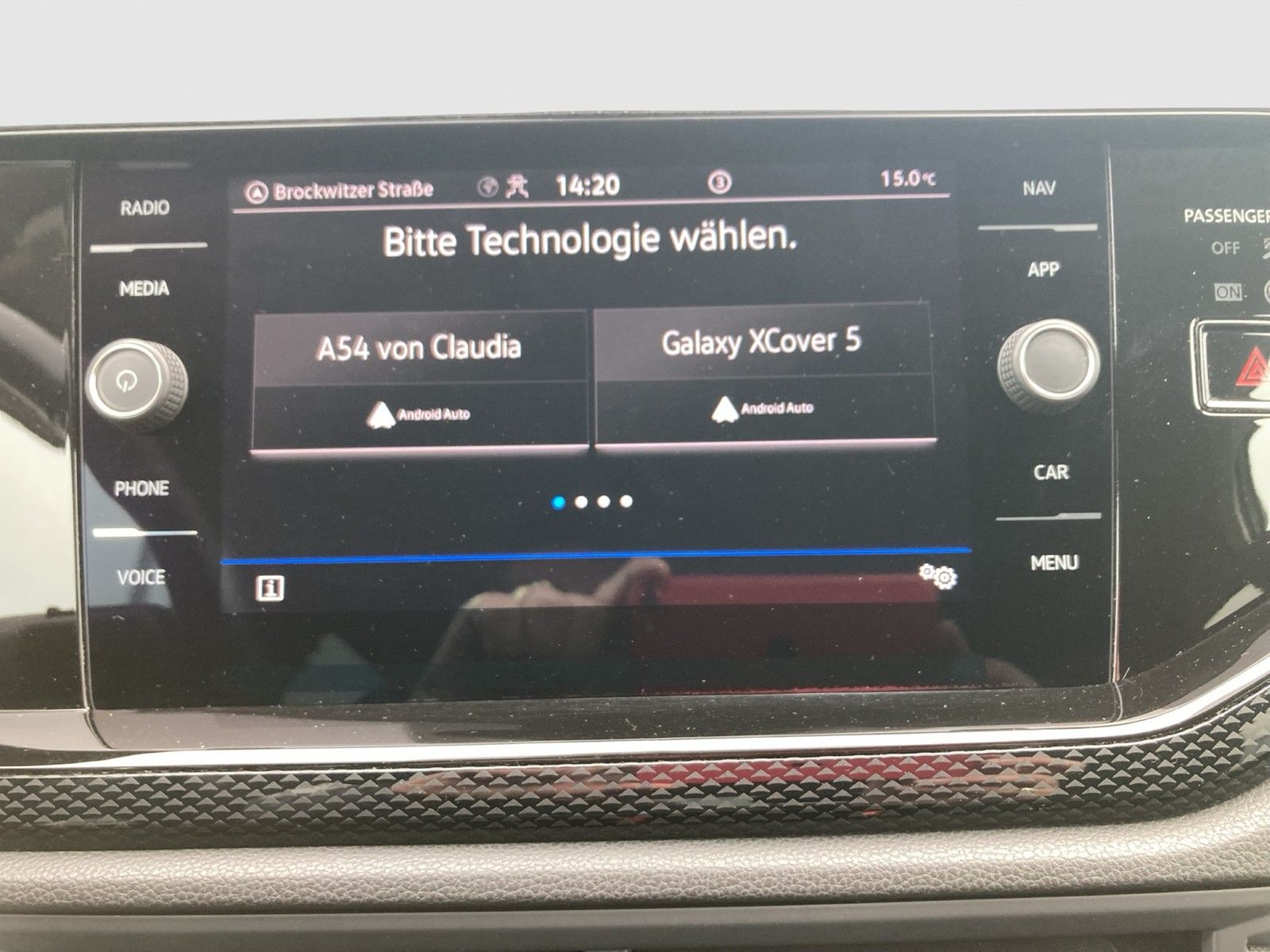 Fahrzeugabbildung Volkswagen Polo TSI Active DSG LED Navi AID ACC PDC SH