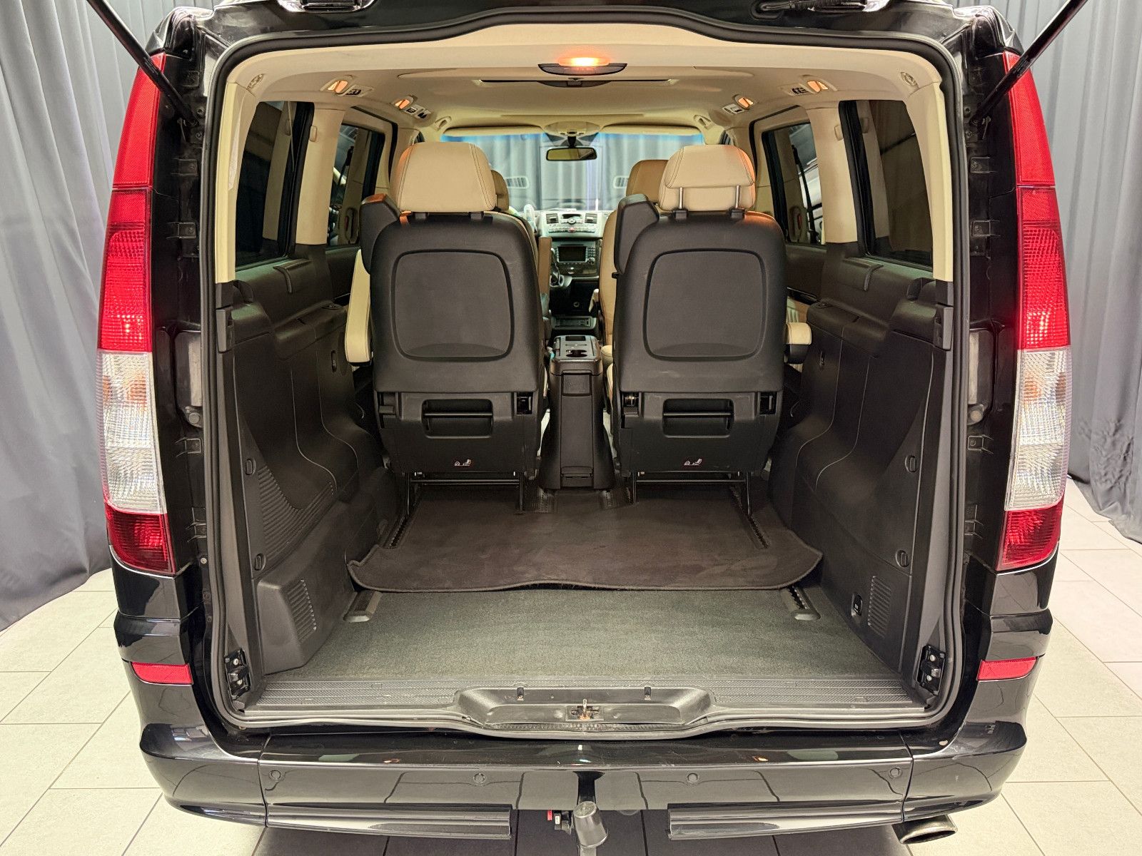 Fahrzeugabbildung Mercedes-Benz Viano 3.0 CDI LANG |AHK|PANO|LUFT