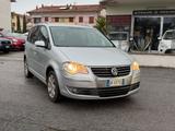 Volkswagen Touran 2.0 TDI DPF DSG Trendline - Volkswagen Touran aus 2007: Trendline