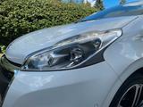 Peugeot 208 Allure GT Line - Peugeot 208 mit Benzin-Antrieb: Limousine, Automatik