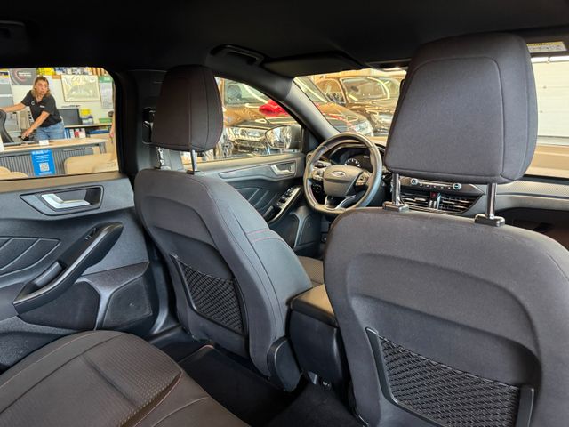 MYAUTOCENTER – Gebraucht- und Jahreswagen mit Werkstattservice in Pfaffenhofen Ford Focus *KEYLES*HEAD-UP*LKHZ*2-ZONEN*ACC*VOLL*