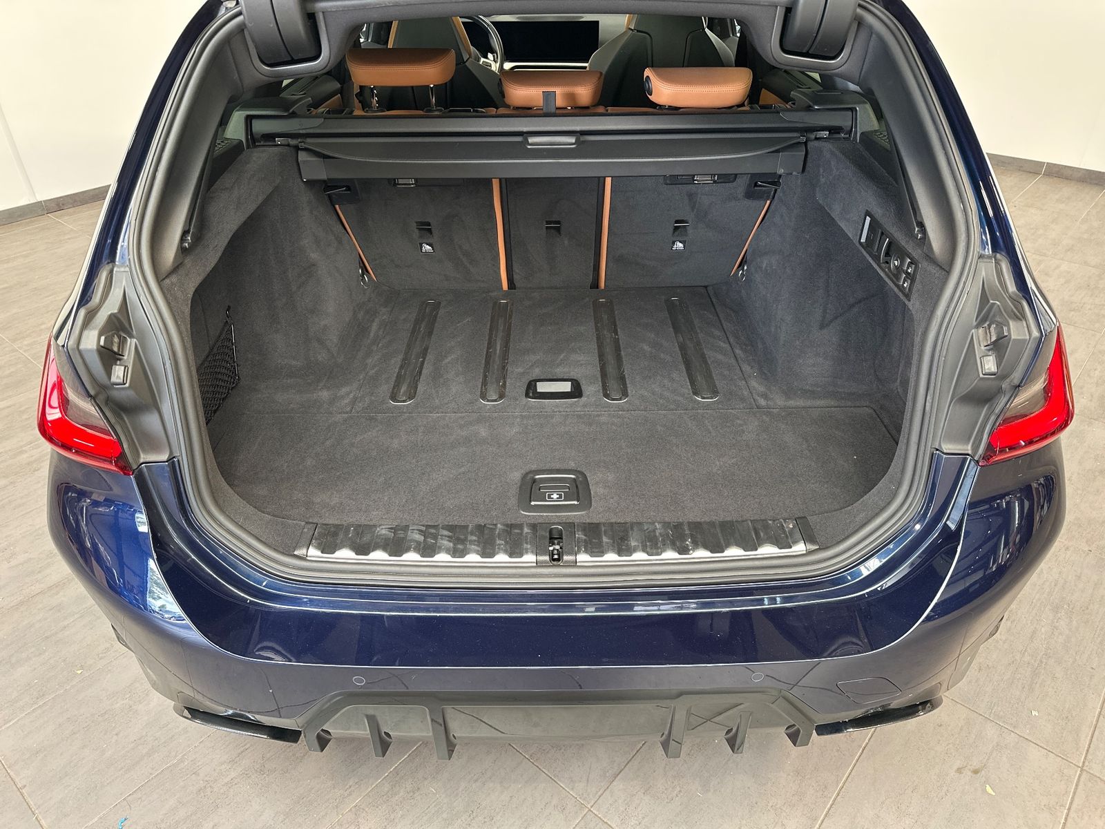 Fahrzeugabbildung BMW M340d Touring xDrive NAV+LED+PANO+AHK+HEAD-UP