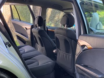 Mercedes E 220 - 9