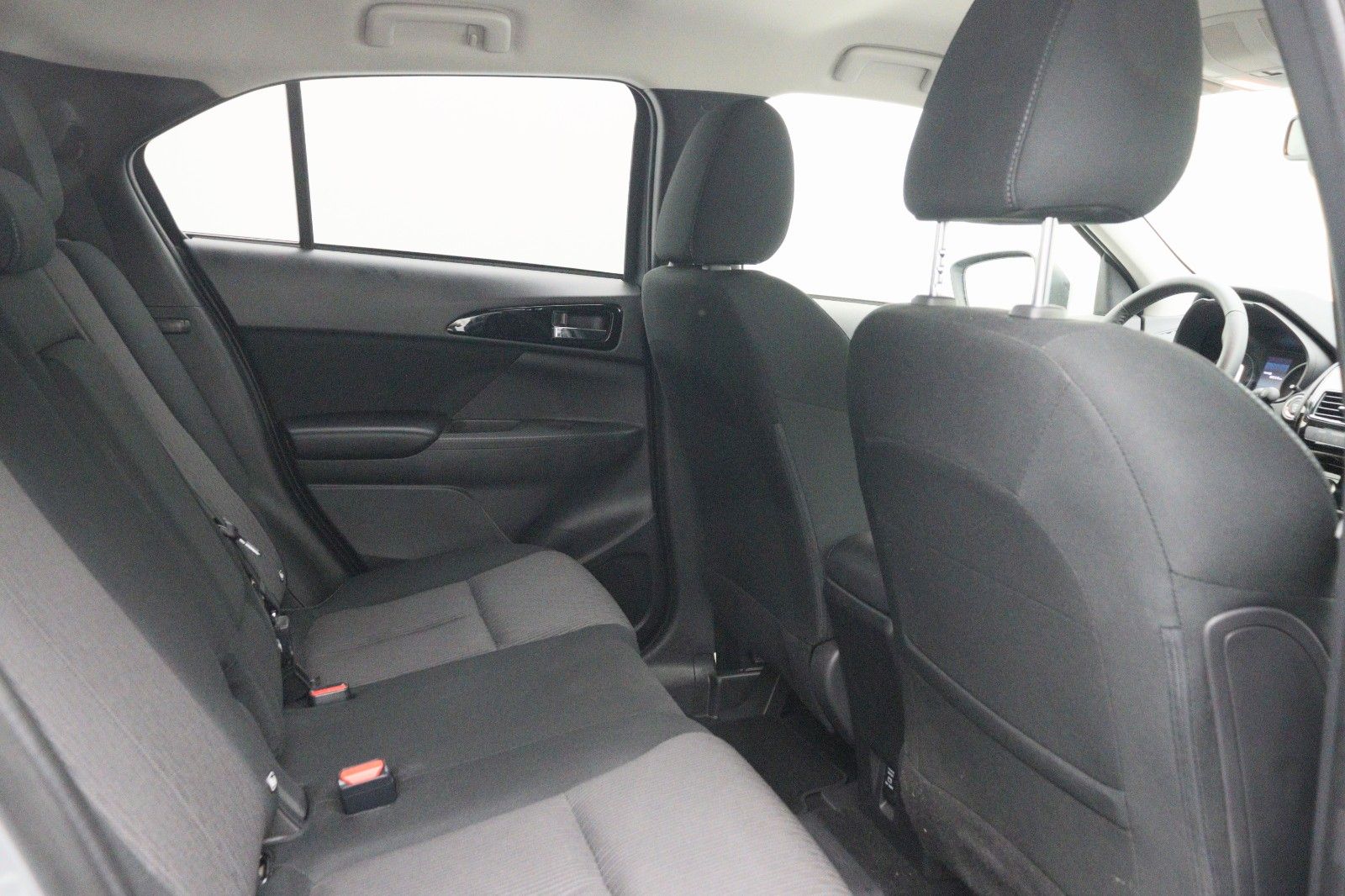 Fahrzeugabbildung Mitsubishi Eclipse Cross Plug-in Hybrid 2.4 Basis 4WD