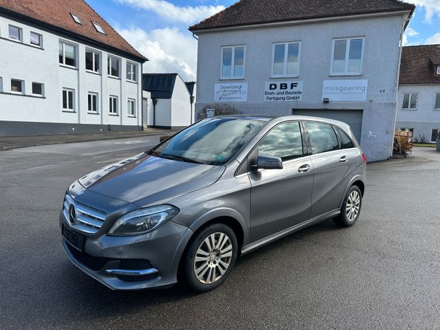 Mercedes-Benz B 200 /2 Hand/Automatik/Kamera/Bi- Xenon/Euro 6