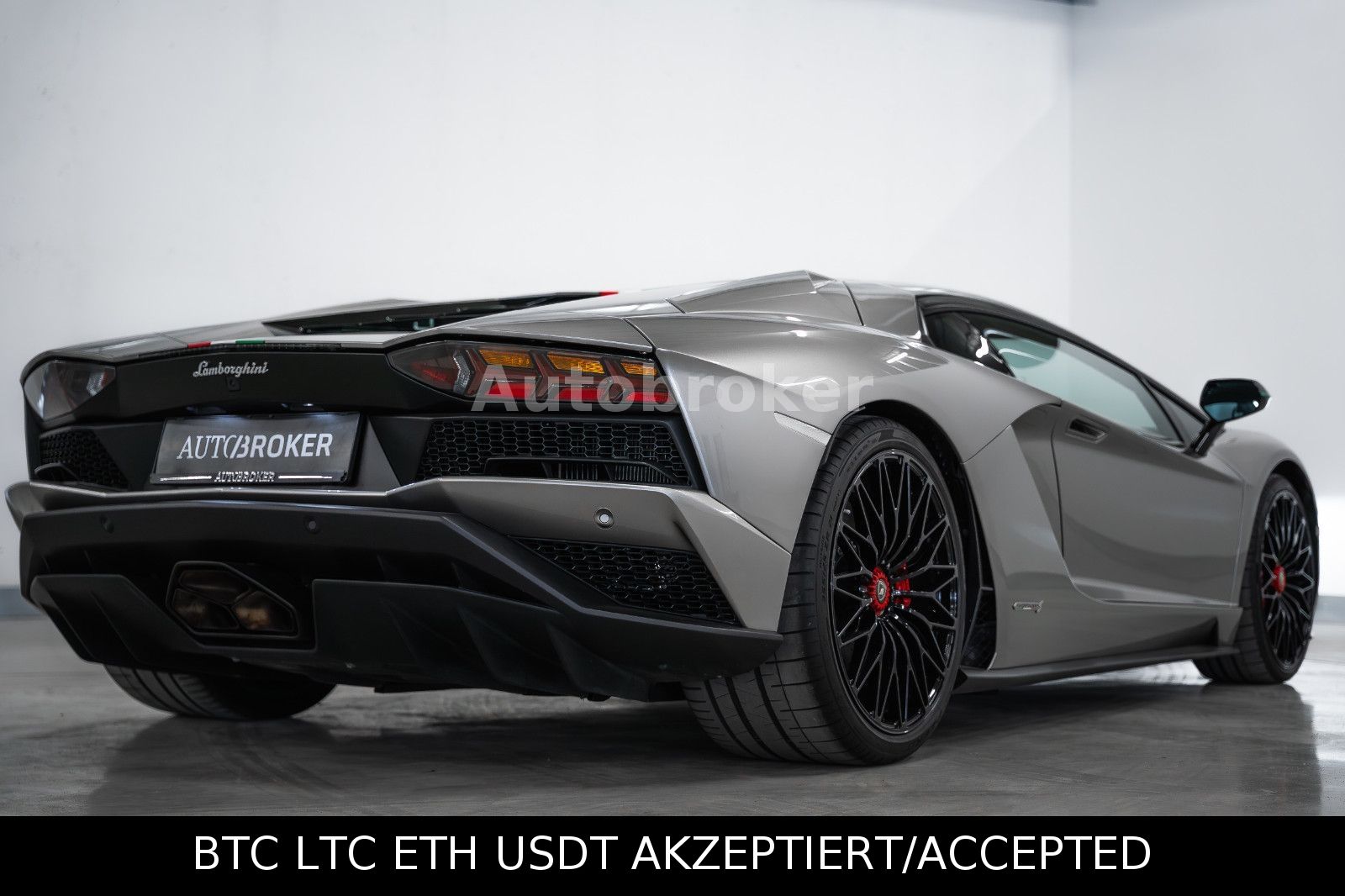 Lamborghini Aventador – pogled 5